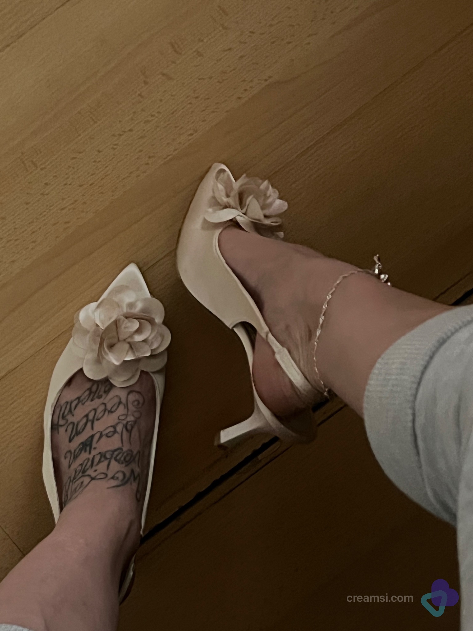 Blüten Pumps Creme