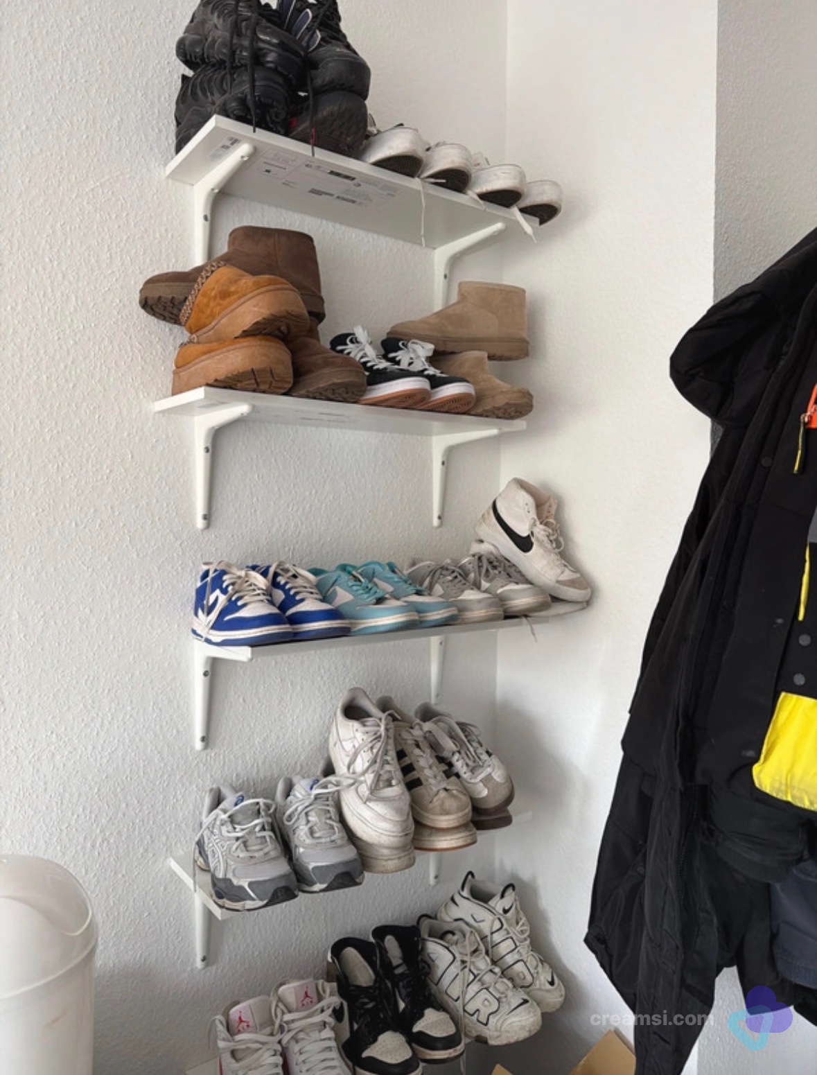Alte abgenutzte Schuhe